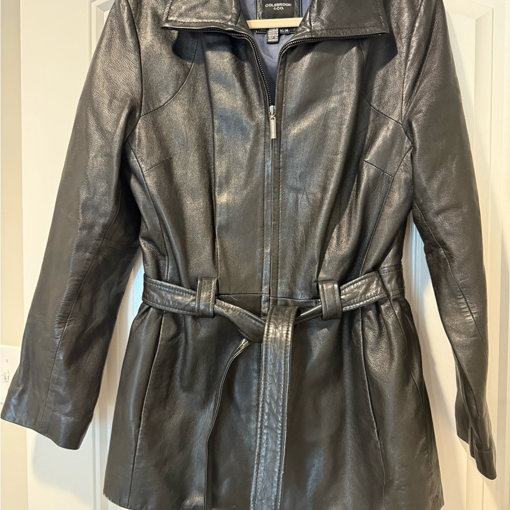Chic Black Leather Belted Jacket - image 1